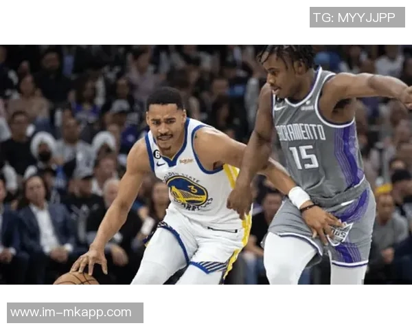 普尔半场表现出色6投3中贡献12分1篮板2助攻展现出强大实力